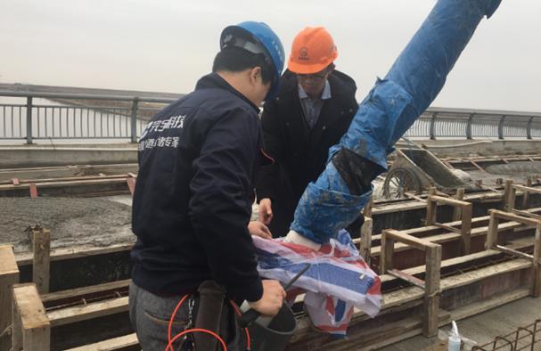 斜拉索導管孔充氣式防水防腐抗震密封技術的發(fā)展歷程